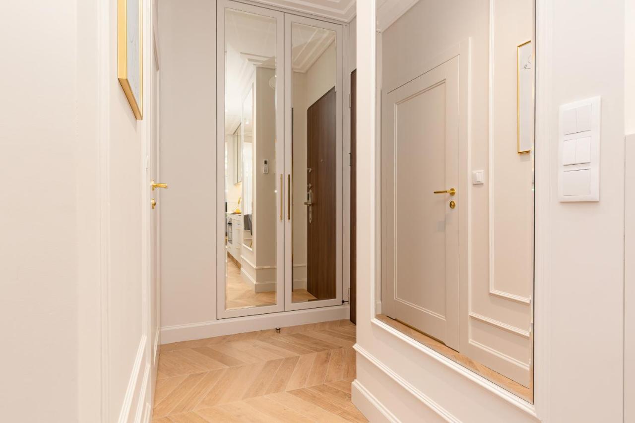Mennica Residence Central Apartment By Renters Prestige Warszawa Eksteriør bilde